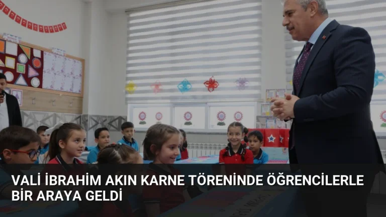 Vali İbrahim Akın Karne Töreninde Öğrencilerle Bir Araya Geldi